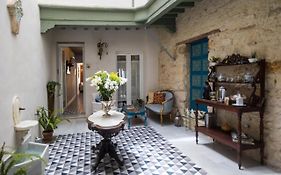 Casa Portus Gaditanus s XVIII Patio y Terraza